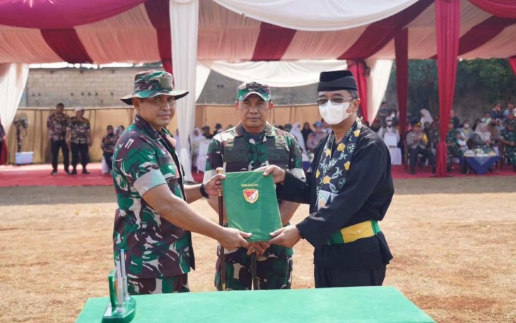 Pangdam Jaya Mayjen TNI Mohamad Hasan saat menutup program TMMD ke 118 wilayah Kota Depok, Kamis (19/10)