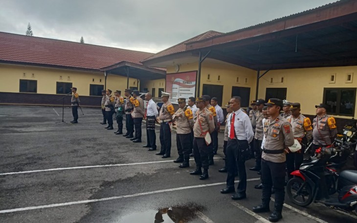 Apel Anev Mingguan Personel Polres Ngada, Senin (4/12)
