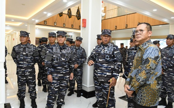 Kasal Laksamana TNI Muhammad Ali saat di lobby Puspomal Jakarta, Jum'at (8/12)