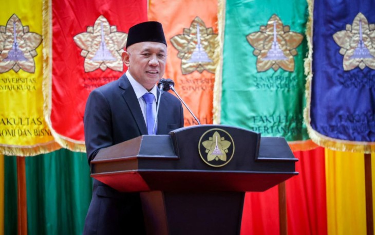 MenkopUKM Teten Masduki saat memberikan orasi ilmiah di Universitas Syiah Kuala Banda Aceh, Jum'at (8/12)