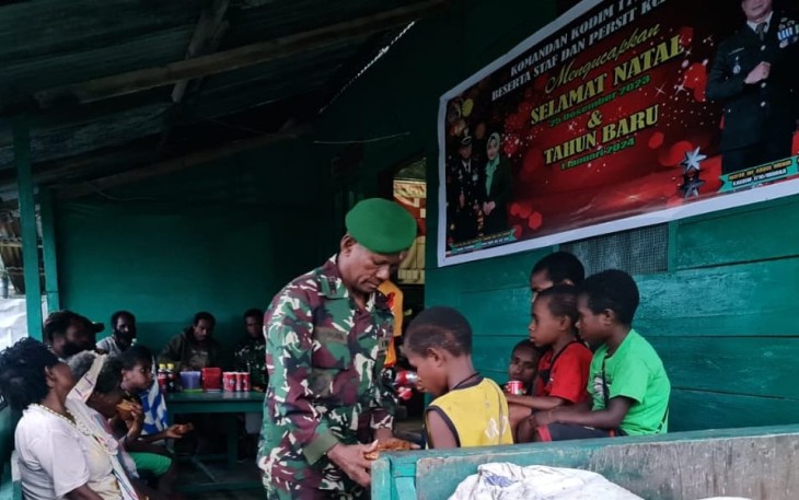 Warga Kunjungi Koramil Jila Untuk Bersilaturahmi