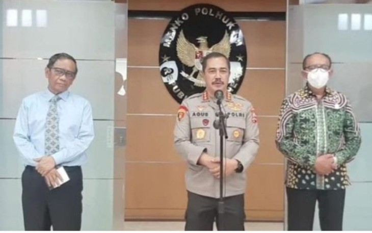 Kabareskrim Polri Komjen Agus Andrianto saat memberikan keterangan pers 