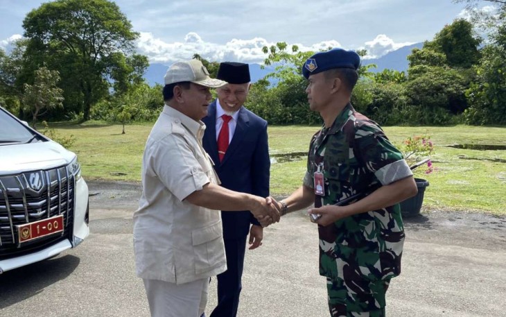 Danlanud Sutan Sjahrir Kol Nav Saeful Rakhmat saat menyambut kedatangan Menhan Prabowo Subianto 