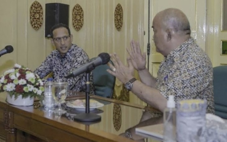 Mendikbudristek Nadiem Makarim bersama Wagub DIY KGPAA Paku Alam X