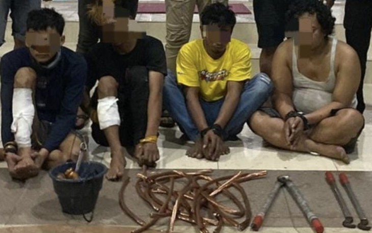 Kompolotan pencuri kabel PLN di wilayah Prambangan dan Mayjend Sungkono Gresik, Sabtu (8/7)