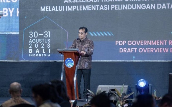 Wamenkominfo Nezar Patria saat memberikan sambutan di Forum Nasional Perlindungan Data Pribadi tahun 2023 di Badung, Bali, Rabu (30/8)
