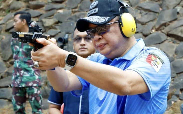 Bambang Soesatyo saat mengikuti kejuaraan menembak KASAL Cup 2023, Jakarta, Jum'at (13/10)