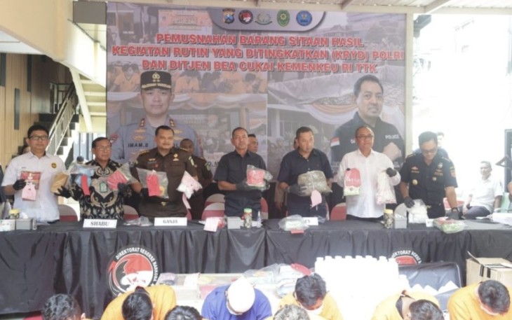 Pemusnahan Narkoba Hasil Ungkap Kasus Jelang Tahun Baru Polda Jatim, Kamis (21/12)