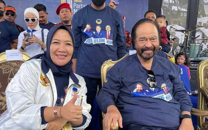 Jenny Shandiyah saat bersama Surya Paloh 