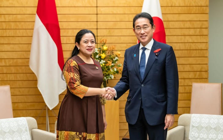 Ketua DPR RI Puan Maharani saat melakukan pertemuan bilateral dengan Perdana Menteri (PM) Jepang Fumio Kishida, di Kantor Perdana Menteri Jepang di Tokyo, Selasa (10/10/2023) sore waktu setempat.