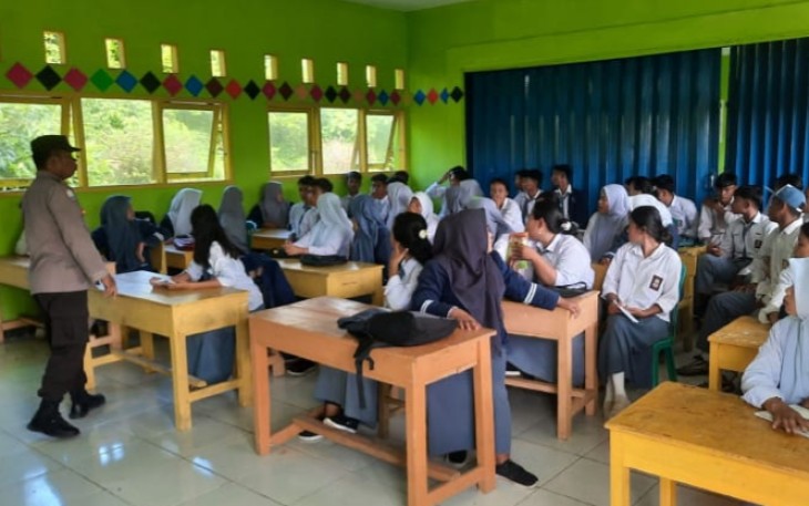 Polsek Enggano Gelar Sosialisasi Penerimaan Polri 2023