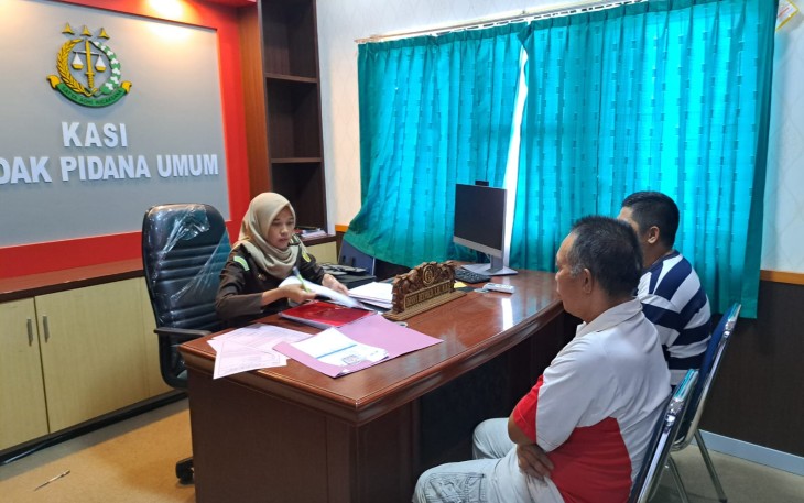 Berkas P21, Polres Lebong Serah Terima Tersangka Kasus Penganiayaan ke Kejari Lebong
