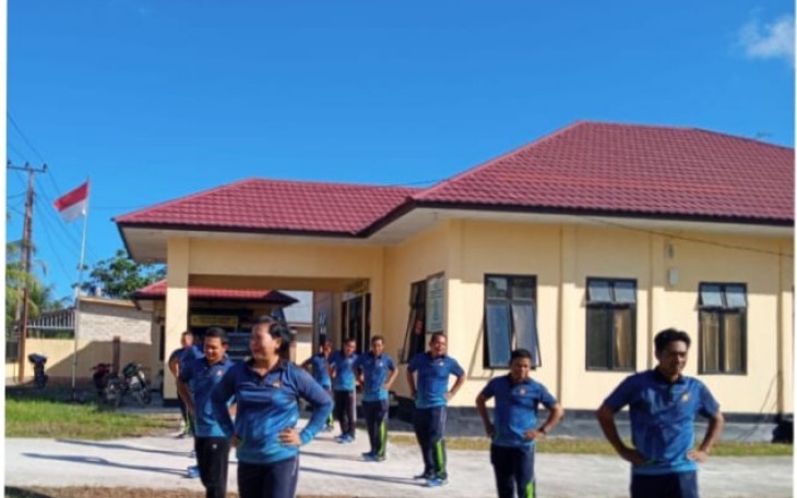 Personel Polsek Enggano Senam Bersama Untuk Jaga Kebugaran
