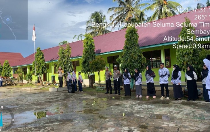 Kasat Lantas Polres Seluma Jadi Pembina Upacara di SMPN 02 Seluma