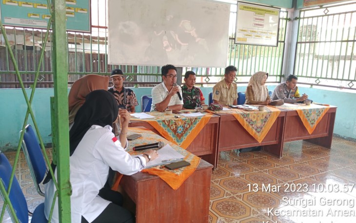 Bhabinkamtibmas Polsek Lebong Utara Hadiri Musyawarah Penetapan Penerima BLT DD