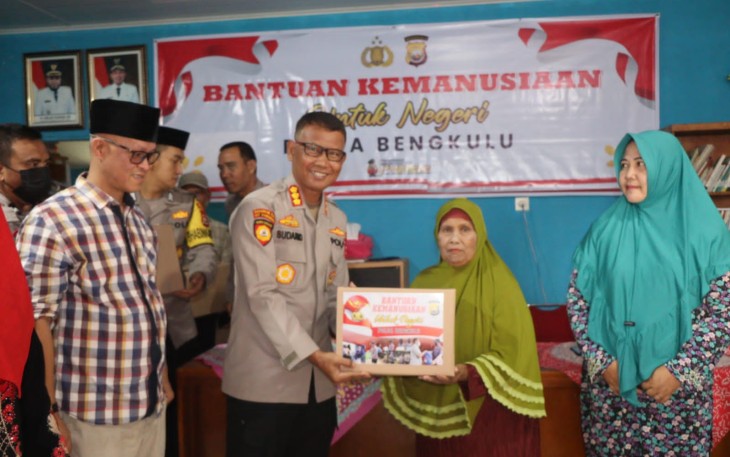 Misi kemanusiaan, Polda Bengkulu Kembali Bagikan Ratusan Paket Sembako