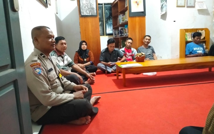 Sukseskan Pemilu 2024, Bhabinkamtibmas Polsek Pondok Kelapa Bahas DPS dan Pemetaan TPS 