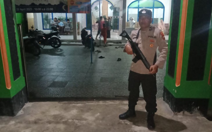 Polsek Padang Ulak Tanding Berikan Pengamanan Ibadah Salat Tarawih 
