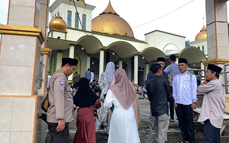 Polres Lebong dan Polsek Jajaran Laksanakan Pengamanan Salat Idulfitri