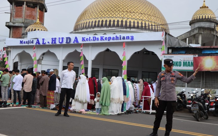 Polres Kepahiang Gelar Pengamanan dan Pengaturan Dilokasi Salat Idulfitri