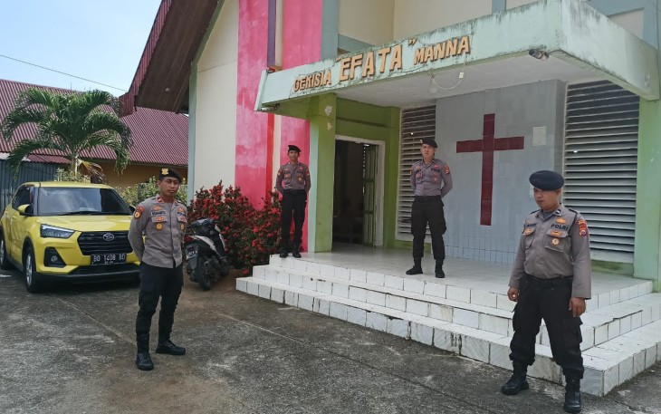 Sat Samapta Polres Bengkulu Selatan dan Polsek Jajaran, Lakukan Pengamanan Ibadah Minggu di Gereja 