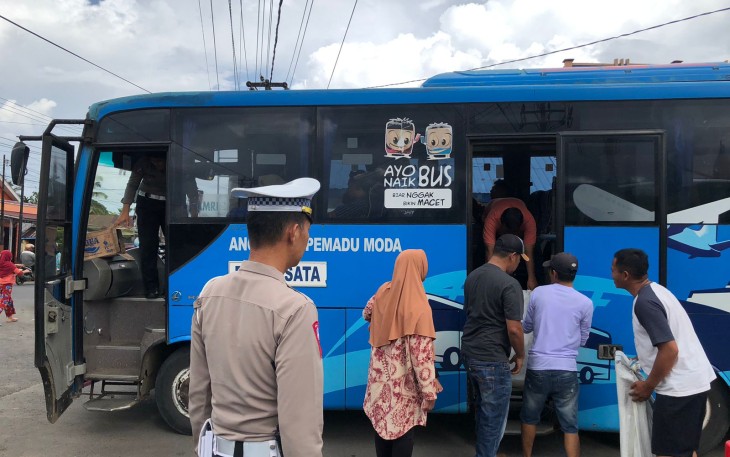 Polres Lebong Fasilitasi Mudik Gratis 20 Warga ke Kota Bengkulu