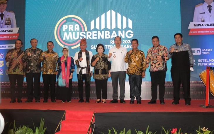 Bupati Samosir saat Hadiri Acara Desk Pra Musrenbang Zona Dataran Tinggi RKPD Provsu Tahun 2024