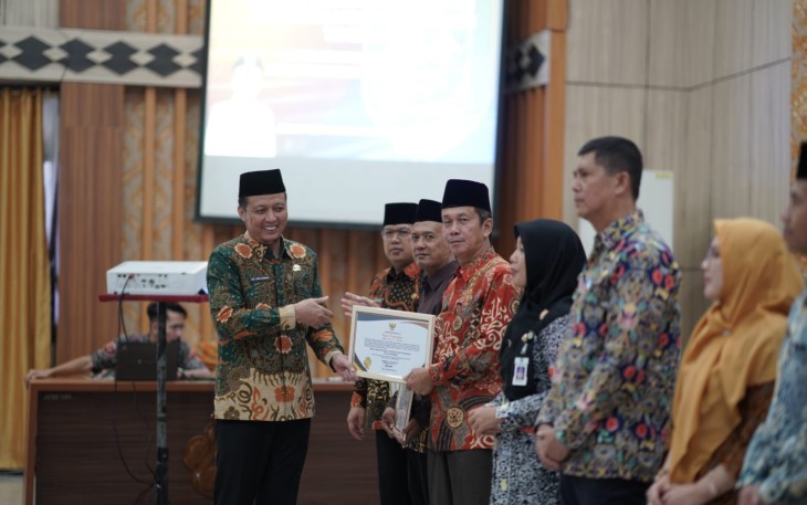 12 OPD Raih Penghargaan Kearsipan