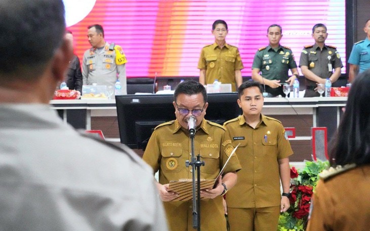 Wali Kota Bitung saat membacakan amanatnya