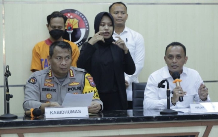 Wadirreskrimsus Polda Jatim AKBP Arman saat konferensi pers, Senin (11/12).