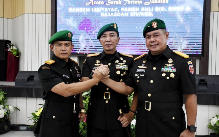 Pangdam XIV/Hasanuddin saat Pimpin Sertijab Komandan Korem 142/Tatag Brigjen TNI Deni Rejeki