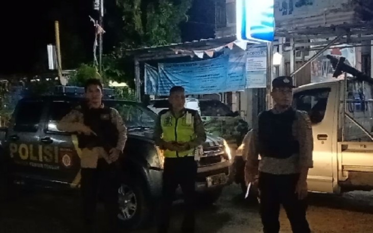 Personil Polsek Peteng saat laksanakan Patroli malam, Senin (13/03/2023)