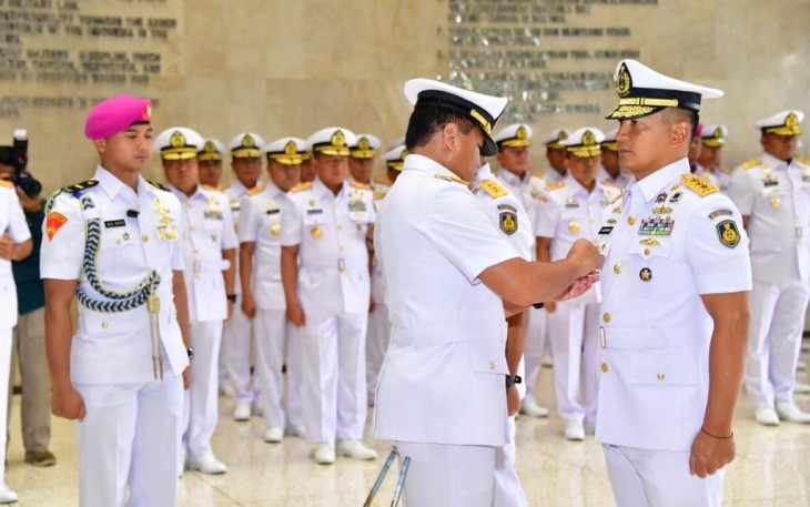 Kasal Laksamana TNI Muhammad Ali saat pimpin sertijab Wakasal di Gedung RE. Martadinata, Mabesal, Cilangkap, Jakarta Timur, Selasa (31/10).