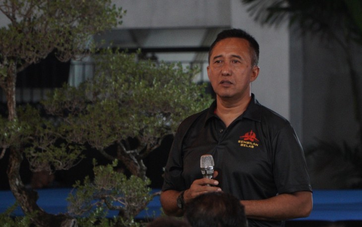 Komandan Kodiklatal (Dankodiklatal) Letjen TNI Marinir Nur Alamsyah menggelar reuni bersama Alumni Intai Para Amfibi (IPAM) Angkatan XIX Tahun 1992, bertempat di kediaman Dankodiklatal, Kertajaya Surabaya, Jumat (29/12/2023)