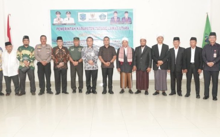 Kanit Lantas Polsek Padang Bolak, Ipda Mukhlis Siregar, menghadiri pelantikan para Pimpinan Badan Amil Zakat Nasional (Baznas) Kabupaten Padang Lawas Utara (Paluta) periode 2023-2028, pada Rabu (24/8/2023) pagi.
