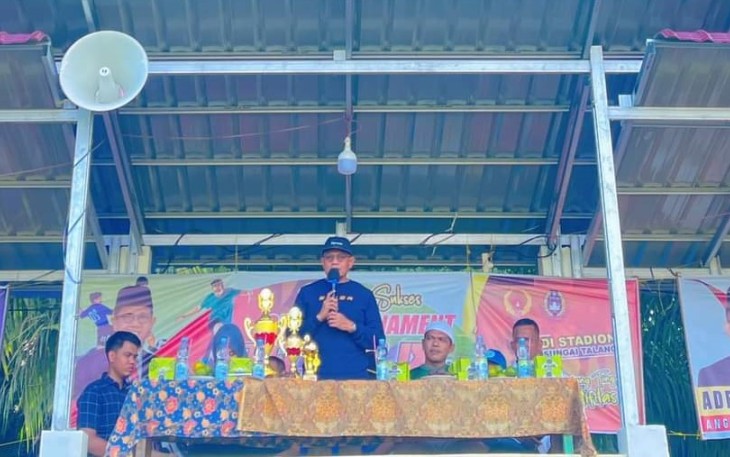 Ketua DPRD Pasbar Hadiri Penutupan Tournament Sepakbola STFC CUP IX 2023 se-Sumatera Barat di Stadion Sungai Talang 
