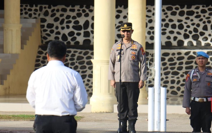  Irwasda Polda Bengkulu Kombespol. Asep Teddy Nurrasyah, S.Ik, MM saat Pimpin pelaksaan apel pagi Senin (16/02/22023).