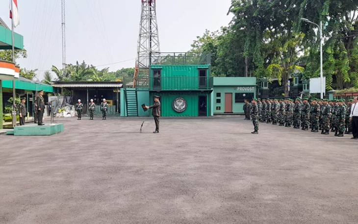 Upacara Hari Pahlawan di Lapangan Hitam