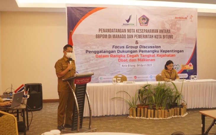 Wawali Hengky Honandar saat memberikan sambutan