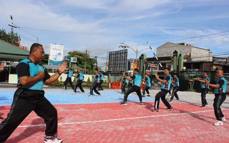 Latihan Bela Diri Militer (BDM) yang diikuti oleh seluruh Prajurit dan ASN Kodim 1016 Palangka Raya. 