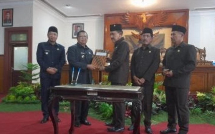 Rapat Paripurna DPRD Tulungagung Setujui Penetapan Tiga Ranperda Menjadi Perda