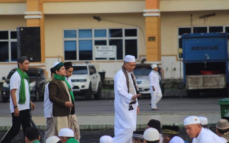 Hadir dalam Istighatsah Akbar tersebut Bupati Hamsuardi, Wakil Bupati Risnawanto, Forkopimda Pasbar, Ketua TP-PKK Ny. Titi Hamsuardi, Ketua GOW Ny. Fitri Risnawanto, kepala OPD, tokoh agama dan stakeholder terkait lainnya.