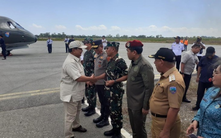 Komandan Lantamal IX Hadir Bersama Forkopimda Maluku saat Terima Kunjungan Menhan RI Resmikan Bantuan Sumur Bor di Moa, Maluku Barat Daya