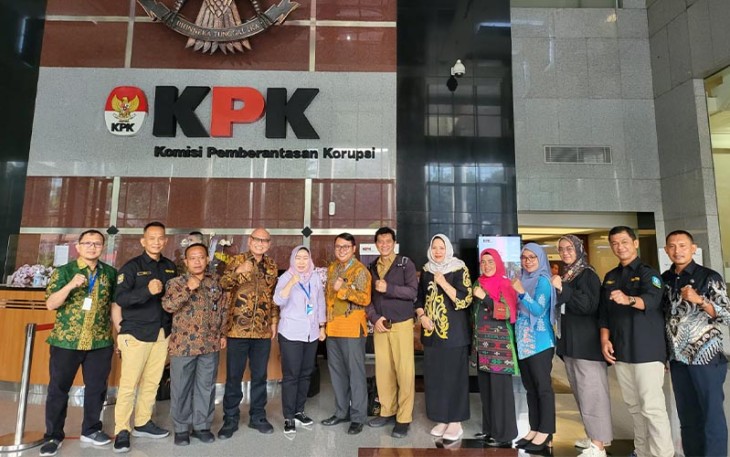 Foto bersama Inspektorat Daerah se-Provinsi Kepri saat Hadiri Rapat Pemantauan MCP KPK