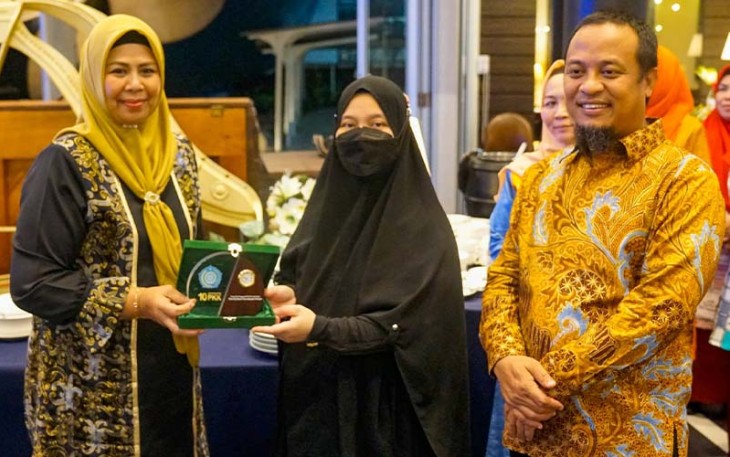 Dewi Ansar saat Menjamu Ketua TP-PKK Sulsel