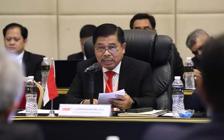 Sekjen Kemendagri Suhajar Diantoro saat memberikan sambutan pada acara The 44th Joint Indonesia-Malaysia Boundary Committee On The Demarcation And Survey Of The International Boundary Between Indonesia (Kalimantan Utara & Kalimantan Barat) and Malaysia (Sabah & Sarawak).