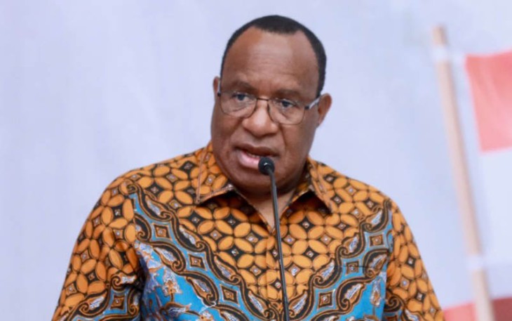 Wempi saat memberi sambutan pada acara Penganugerahan Penghargaan kepada Pemerintah Provinsi, Kabupaten dan Kota atas Dukungannya dalam Gerakan Pembagian 10 Juta Bendera Merah Putih Tahun 2023 di Gedung Sasana Bhakti Praja, Kantor Pusat Kemendagri, Jakarta, Jumat (8/9/2023).