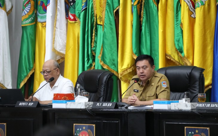 Rapat Koordinasi Pengendalian Inflasi Daerah di Gedung Sasana Bhakti Praja (SBP) Kantor Pusat Kemendagri, Jakarta, Senin (23/12/2024).