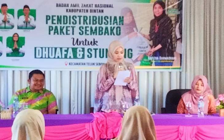 Ketua TP PKK Kabupaten Bintan Distribusikan Paket Stunting dan Sembako Bagi Kaum Duafa  