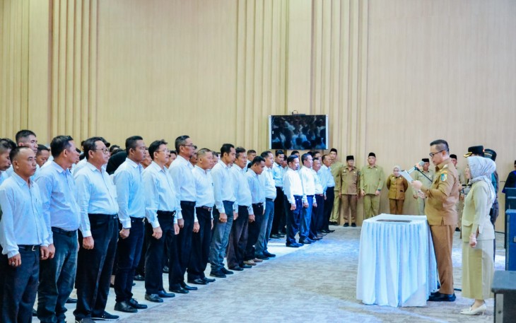 Penjabat (Pj) Bupati Batu Bara Nizhamul, S.E, M.M., berpesan kepada anggota Badan Permusyawaratan Desa (BPD) yang baru dilantik untuk lebih aspiratif, kreatif, inovatif dan cepat tanggap terhadap perkembangan situasi dan kondisi dalam kehidupan masyarakat